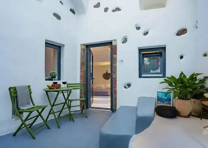 Artemis Sunset Santorini Rooftop Jacuzzi View * Fira (Santorini)