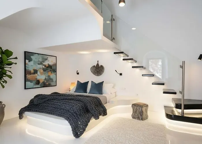 Artemis Sunset Santorini Rooftop Jacuzzi View * Fira (Santorini)