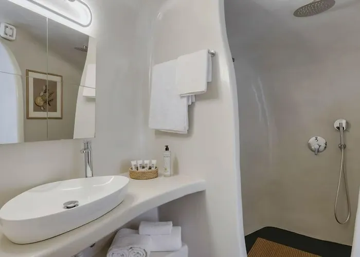 Artemis Sunset Santorini Rooftop Jacuzzi View Fira (Santorini)