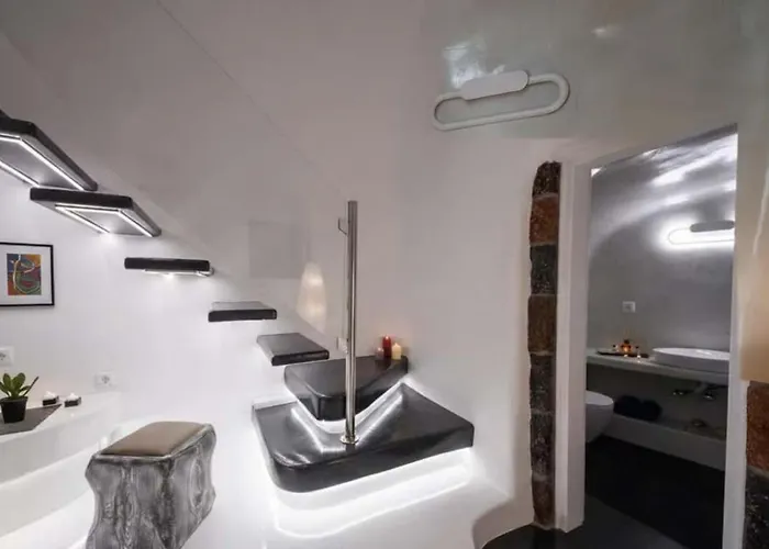 Artemis Sunset Santorini Rooftop Jacuzzi View *