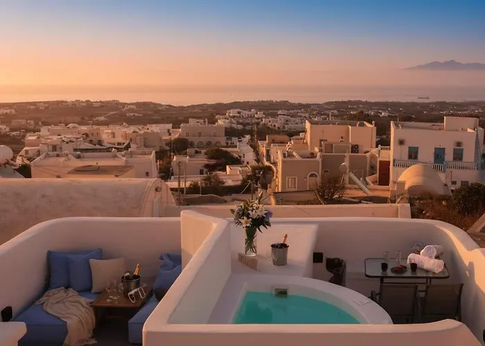 Artemis Sunset Santorini Rooftop Jacuzzi View Сasa de vacaciones Fira (Santorini)