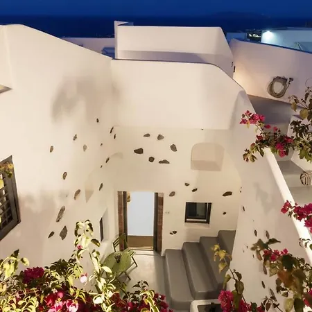 Artemis Sunset Santorini Rooftop Jacuzzi View Fira (Santorini)